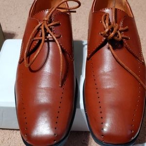Boys Dress shoes Tan Size 3